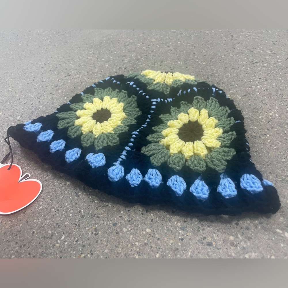 NWT Cider Crochet Sunflower Bucket Hat, stylish cap for looking cute! - Picture 3 of 14